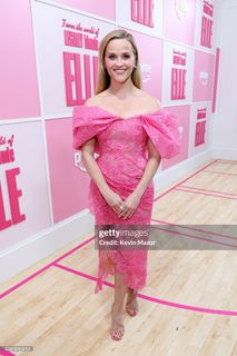 Reese Witherspoon feet photo 2