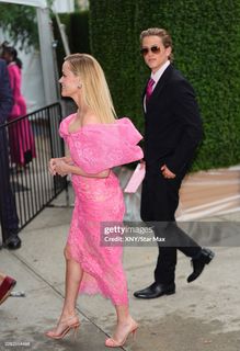 Reese Witherspoon feet photo 9
