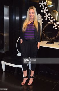 Reeva Steenkamp feet photo 7