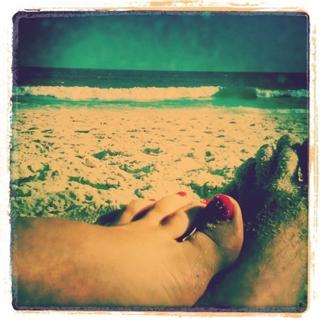 Regiane Alves feet photo 1