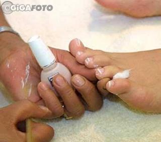Regiane Alves feet photo 3