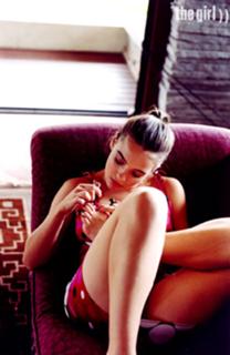 Regiane Alves feet photo 17