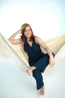 Regiane Alves feet photo 4