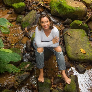 Regiane Alves feet photo 10