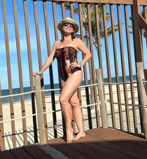 Regiane Alves feet photo 8