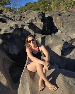 Regiane Alves feet photo 2