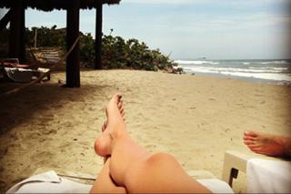 Regina Blandón feet photo thumbnail