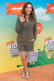 Regina Blandón feet photo thumbnail