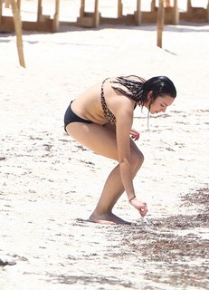 Regina Blandón feet photo thumbnail