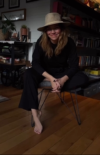 Regina Blandón feet photo thumbnail