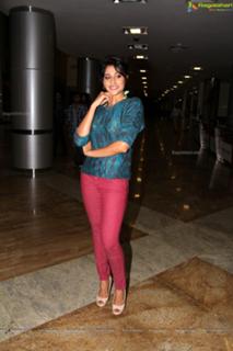 Regina Cassandra feet photo thumbnail