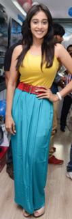 Regina Cassandra feet photo thumbnail