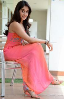 Regina Cassandra feet photo thumbnail