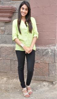 Regina Cassandra feet photo thumbnail