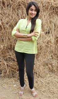 Regina Cassandra feet photo thumbnail