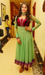 Regina Cassandra feet photo thumbnail