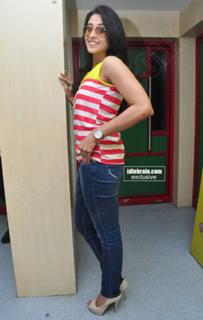 Regina Cassandra feet photo thumbnail