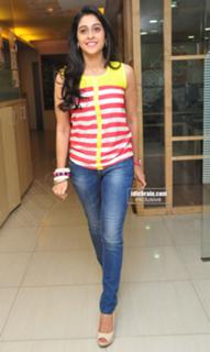 Regina Cassandra feet photo thumbnail