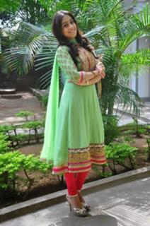 Regina Cassandra feet photo thumbnail