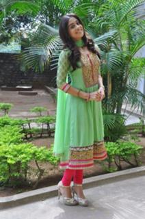 Regina Cassandra feet photo thumbnail