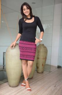 Regina Cassandra feet photo thumbnail