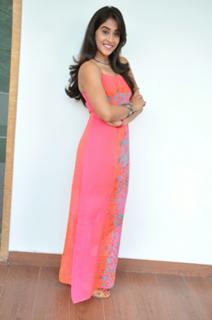 Regina Cassandra feet photo thumbnail