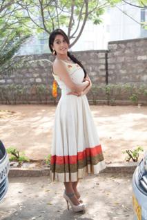 Regina Cassandra feet photo thumbnail