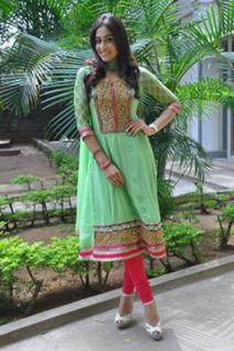 Regina Cassandra feet photo thumbnail