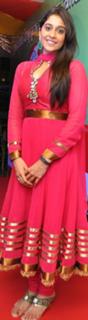 Regina Cassandra feet photo thumbnail
