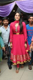 Regina Cassandra feet photo thumbnail