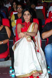 Regina Cassandra feet photo thumbnail