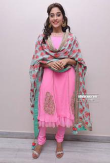 Regina Cassandra feet photo thumbnail