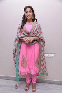 Regina Cassandra feet photo thumbnail