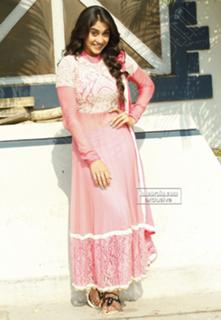 Regina Cassandra feet photo thumbnail