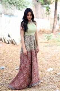 Regina Cassandra feet photo thumbnail