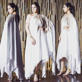 Regina Cassandra feet photo thumbnail