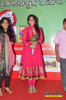 Regina Cassandra feet photo thumbnail