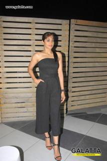 Regina Cassandra feet photo thumbnail