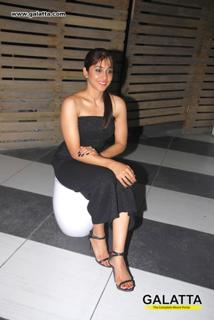 Regina Cassandra feet photo thumbnail