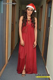 Regina Cassandra feet photo thumbnail