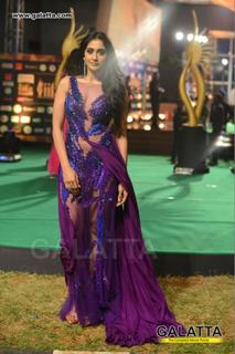 Regina Cassandra feet photo thumbnail