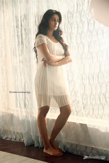 Regina Cassandra feet photo thumbnail