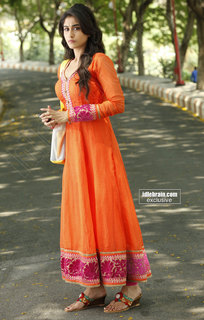 Regina Cassandra feet photo thumbnail