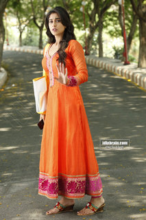 Regina Cassandra feet photo thumbnail