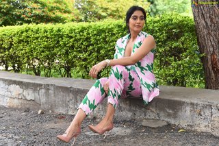 Regina Cassandra feet photo thumbnail