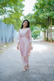 Regina Cassandra feet photo thumbnail