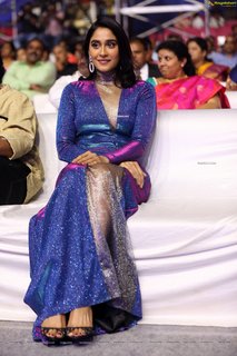 Regina Cassandra feet photo thumbnail