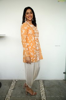 Regina Cassandra feet photo thumbnail