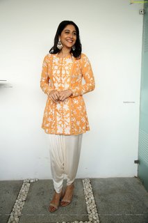 Regina Cassandra feet photo thumbnail