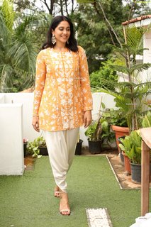 Regina Cassandra feet photo thumbnail